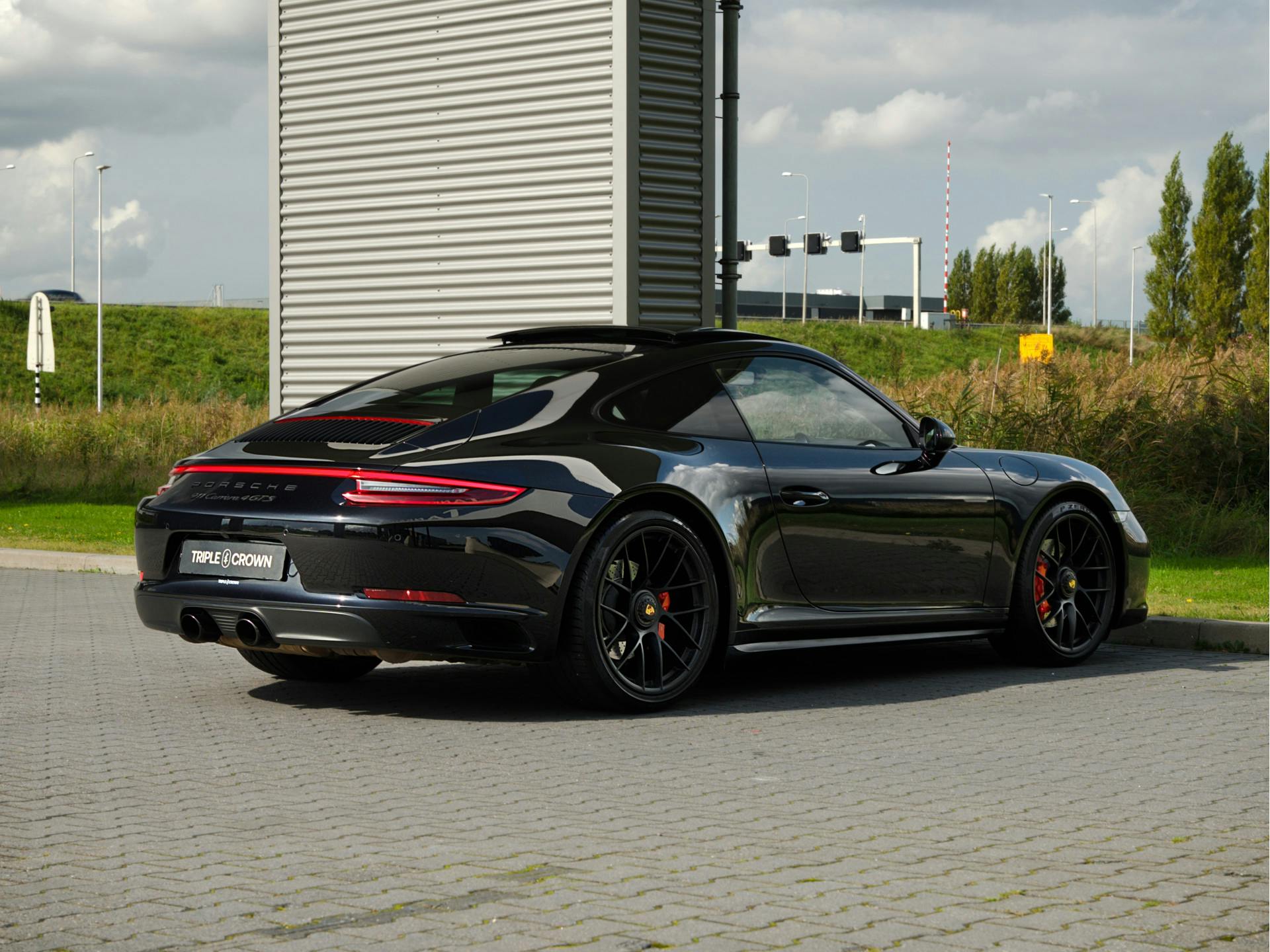 Porsche 911 3.0 Carrera 4 GTS | Burmester